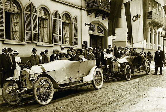 Classic Expo Sonderschau zu "110 Jahre Austro Daimler" c fahrTraum